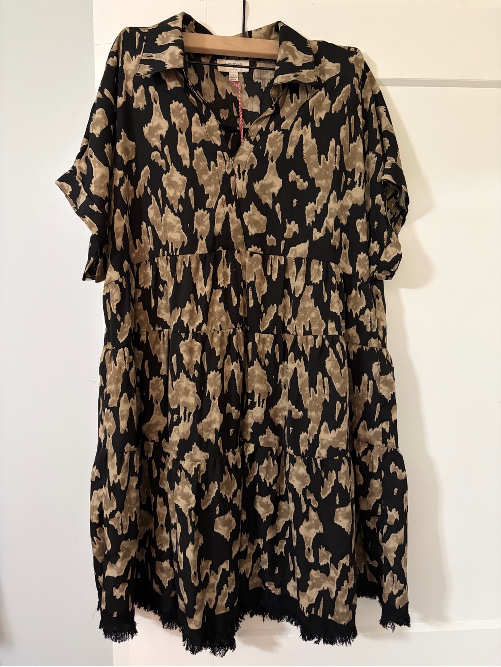 Umgee Black and Tan Abstract Printed Tiered Dress